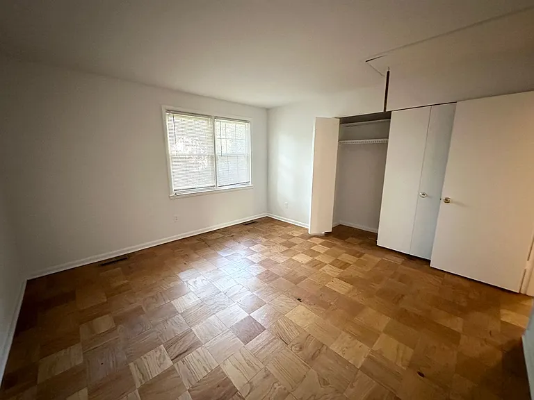 Melrose Apartments — Photo 28