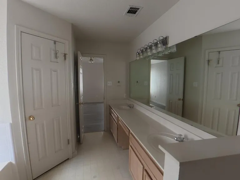 4908 Topsey Dr — Photo 8