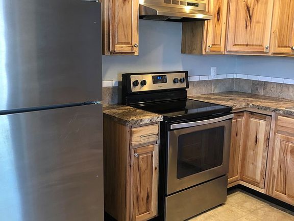 5th image of 180 Garland Way N #109