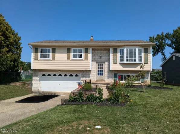 36501 Spindrift Dr, Eastlake, OH 44095