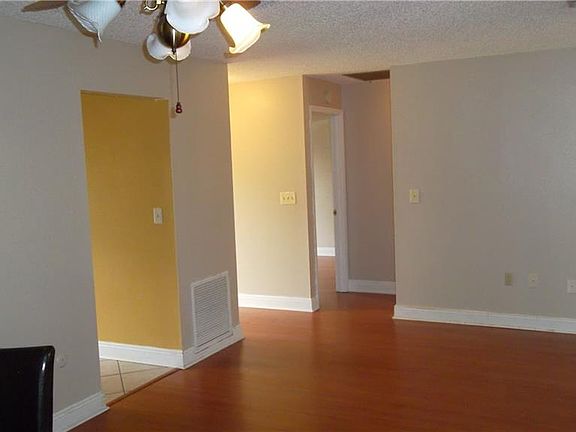 5th image of 506 Glade Ct