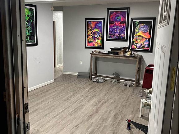 3rd image of 548 W Berwick St #548