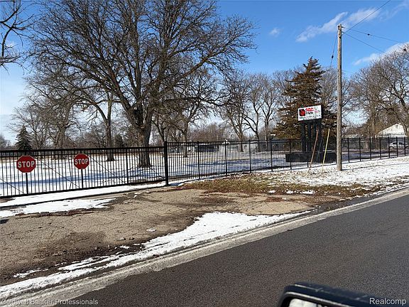 3rd image of 2701 Branch Rd