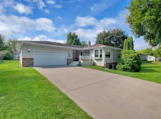 1212 Sandy Ln, Monticello, MN 55362