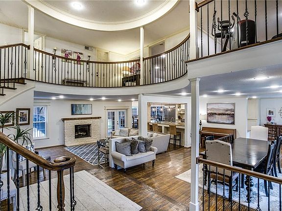 3rd image of 2213 White Cliff Ln