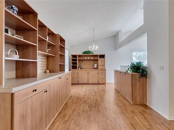 3rd image of 153 Red Rose Cir