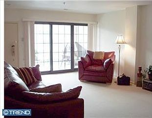 3rd image of 100 Leverington Ave APT 40