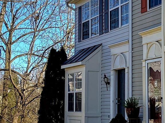 3rd image of 412 Tolbelt Ct