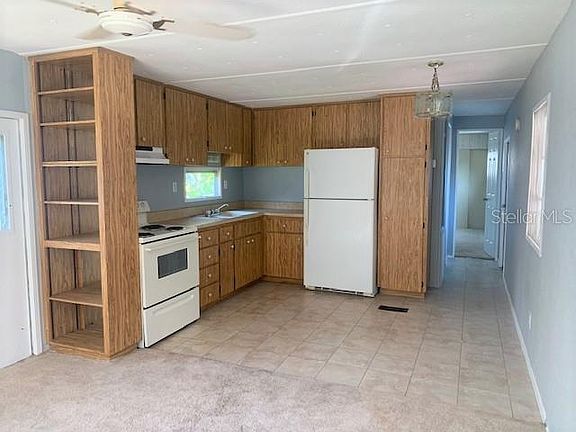 3rd image of 111 Aquila St N