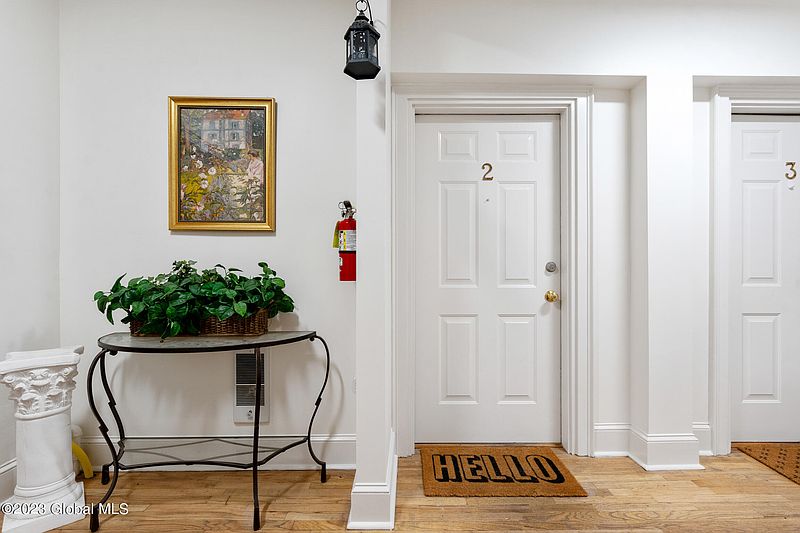 3rd image of 125 Circular Street #2