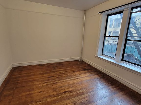 3rd image of 991 Carroll St #B8
