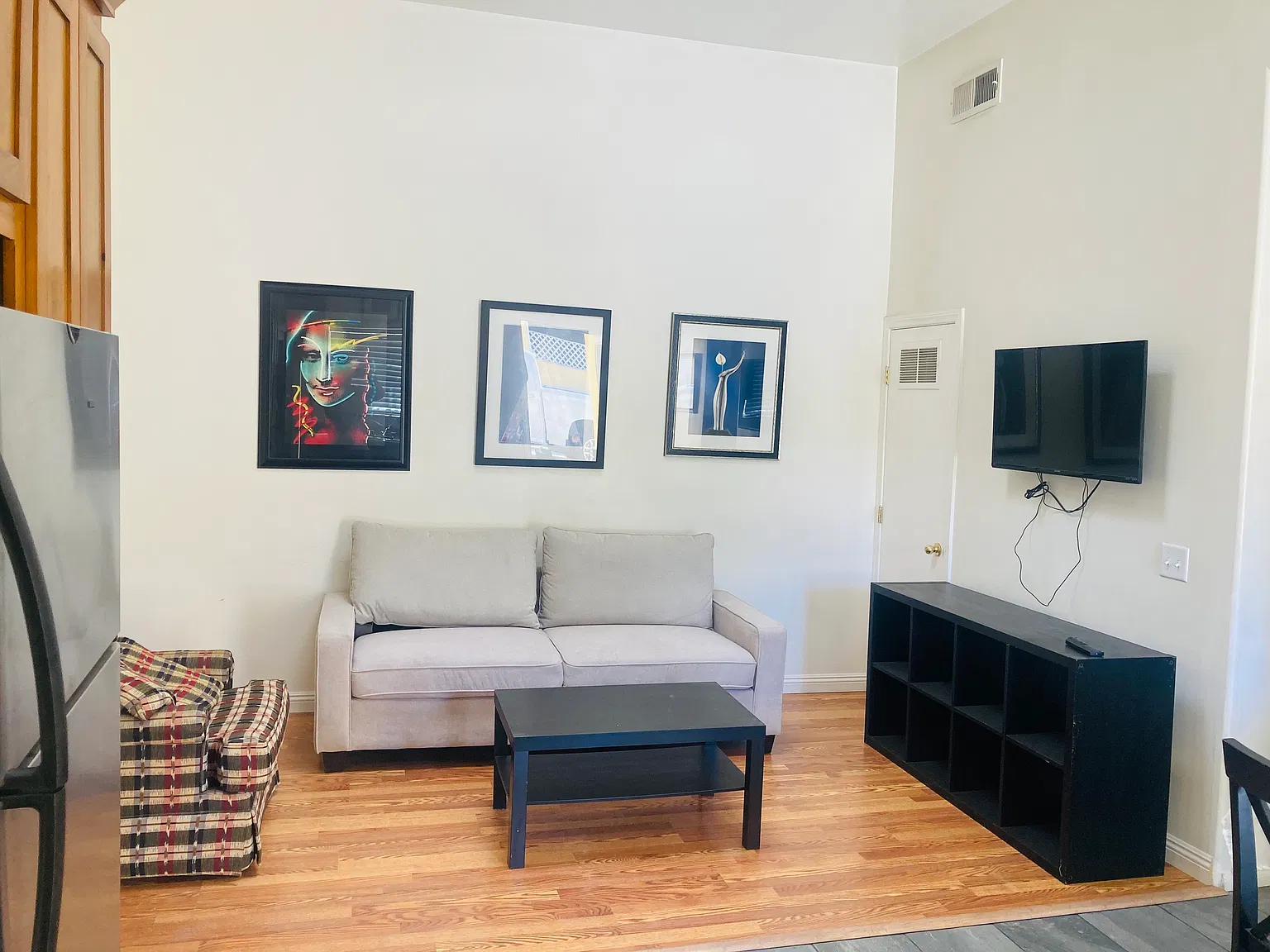 3 bed, 1152 sqft, $3,195 — Photo 2