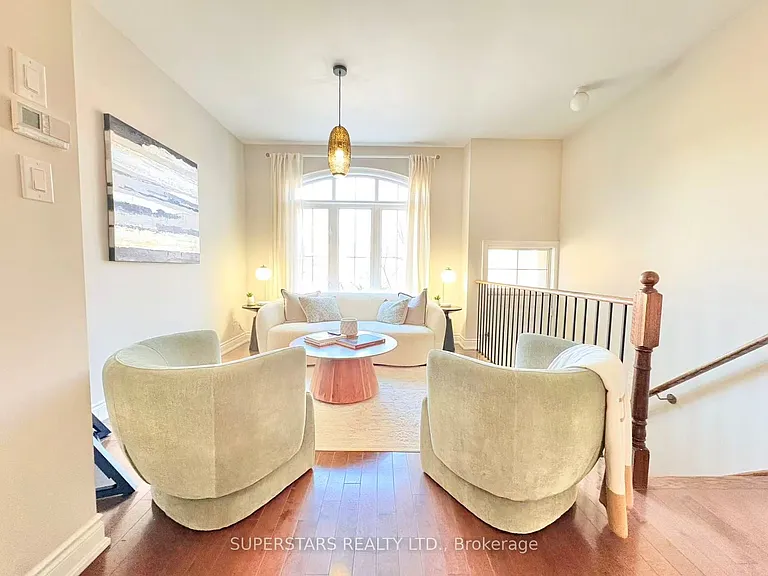 137A Finch Ave E — Photo 3