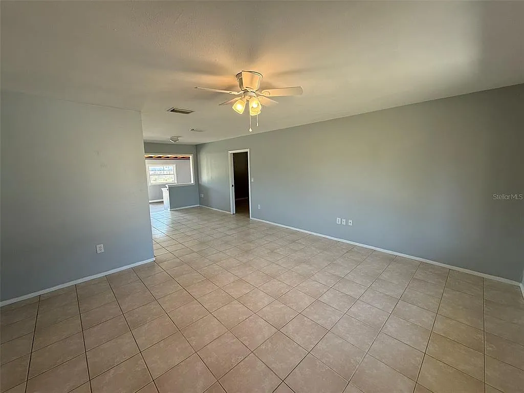 4 bed, 2.0 bath, 1657 sqft, $1,795 — Photo 4