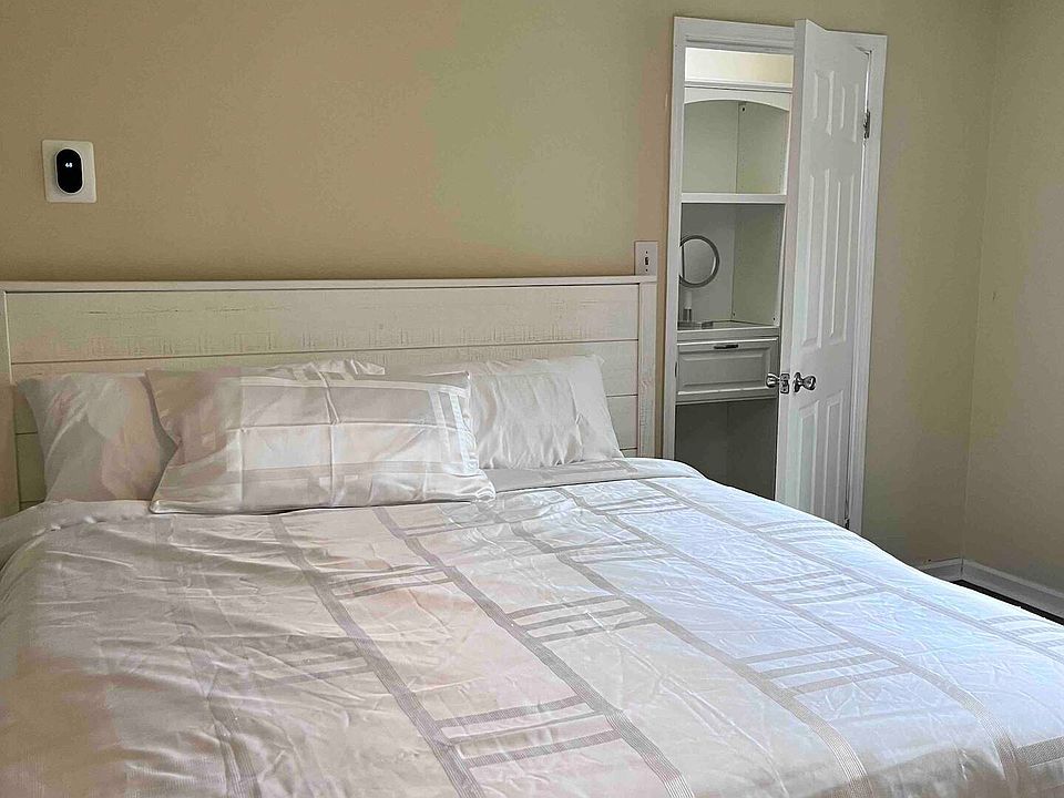 Furnished king size bed