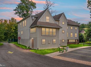 1864 W Schuylkill Rd, Douglassville, PA 19518