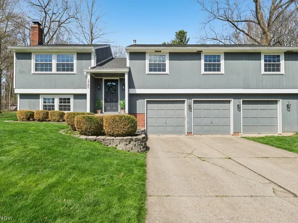 1727 Timber Ct, Twinsburg, OH 44087