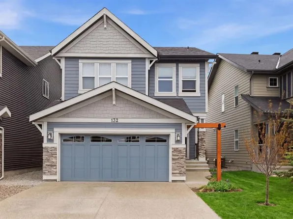 132 W Sundown Way, Cochrane, AB T4C 2M6