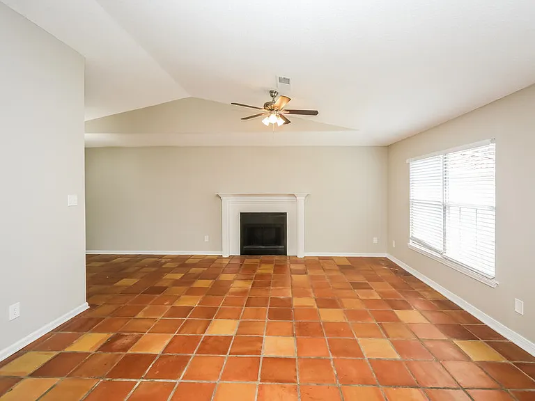 7203 Atterbury Cir E — Photo 4