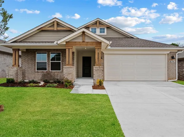8741 Spruce St, Edmond, OK 73003