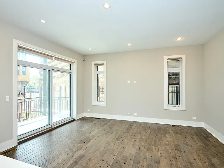 1752 W 18th Pl #1S — Photo 8