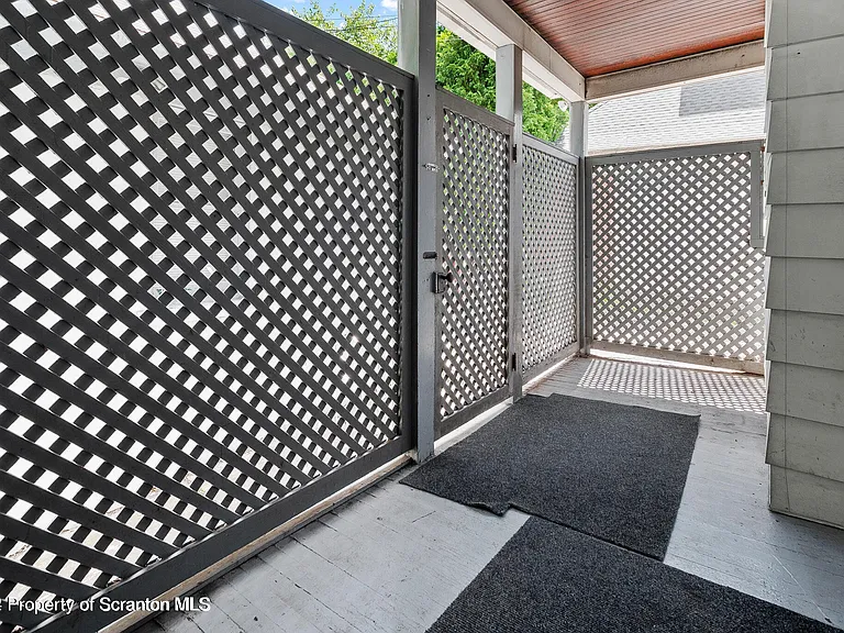 1015 E Gibson St #1015-1013 — Photo 2