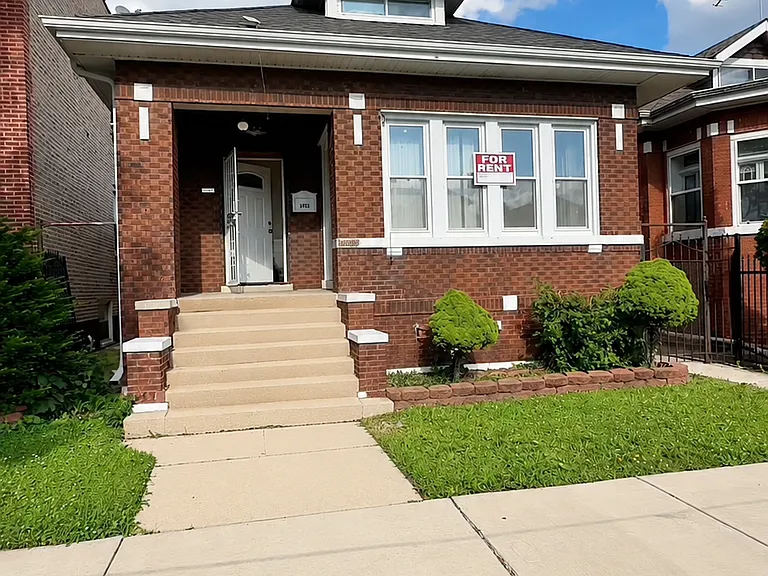 5921 S Whipple St — Photo 1