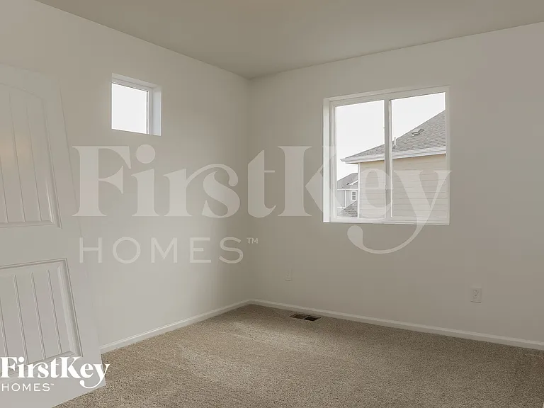 10249 Luneth Dr — Photo 12