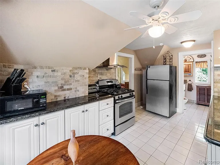 1115 Eton Cross Rd — Photo 4