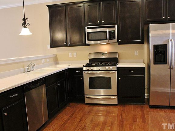 4th image of 1304 Cozart St Unit 406