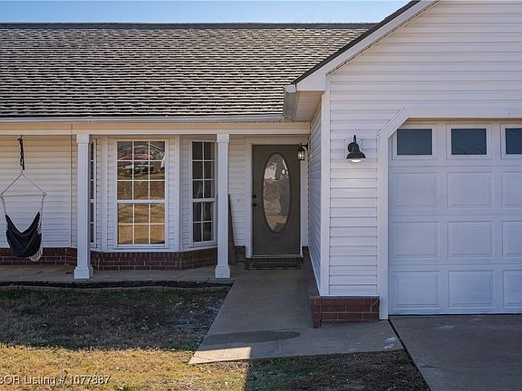 2nd image of 1005 Opal Dr