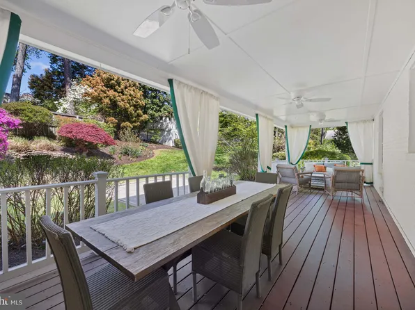 1305 Chancel Pl, Alexandria, VA 22314