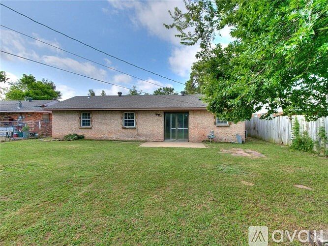 1st image of 417 Mimosa Dr