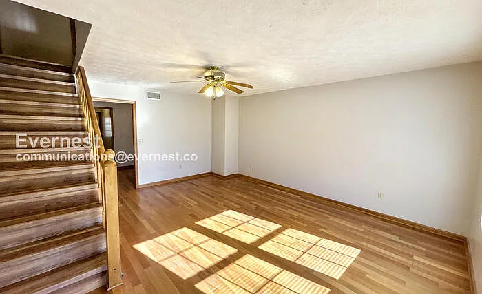 6933 Robinson Dr — Photo 9