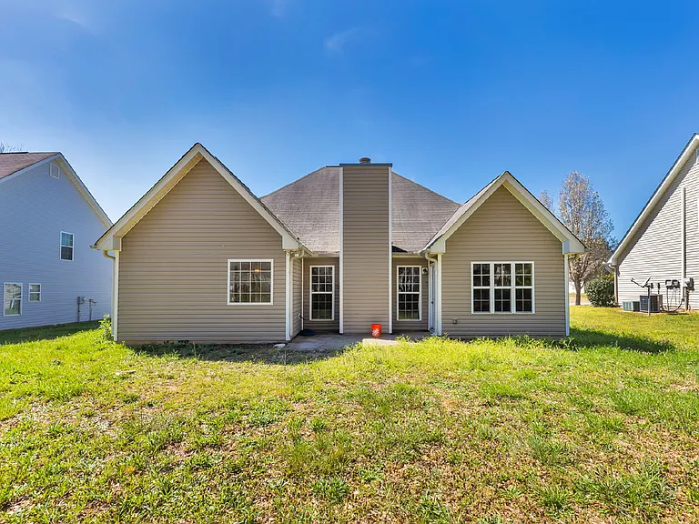 110 Vineyard Ridge Dr — Photo 3