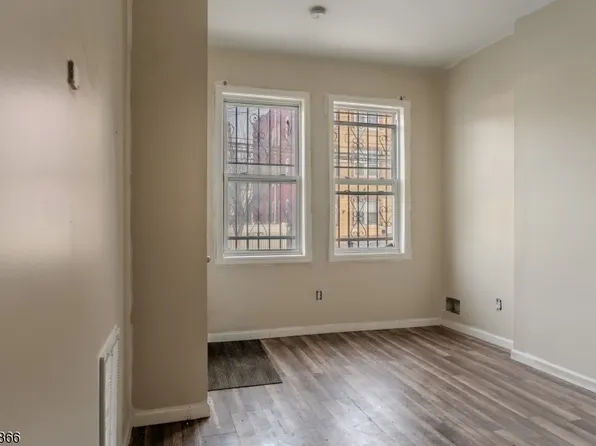 324A 14Th Ave, Newark City, NJ 07103