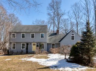 3 Colonial Ct, Clinton, CT 06413