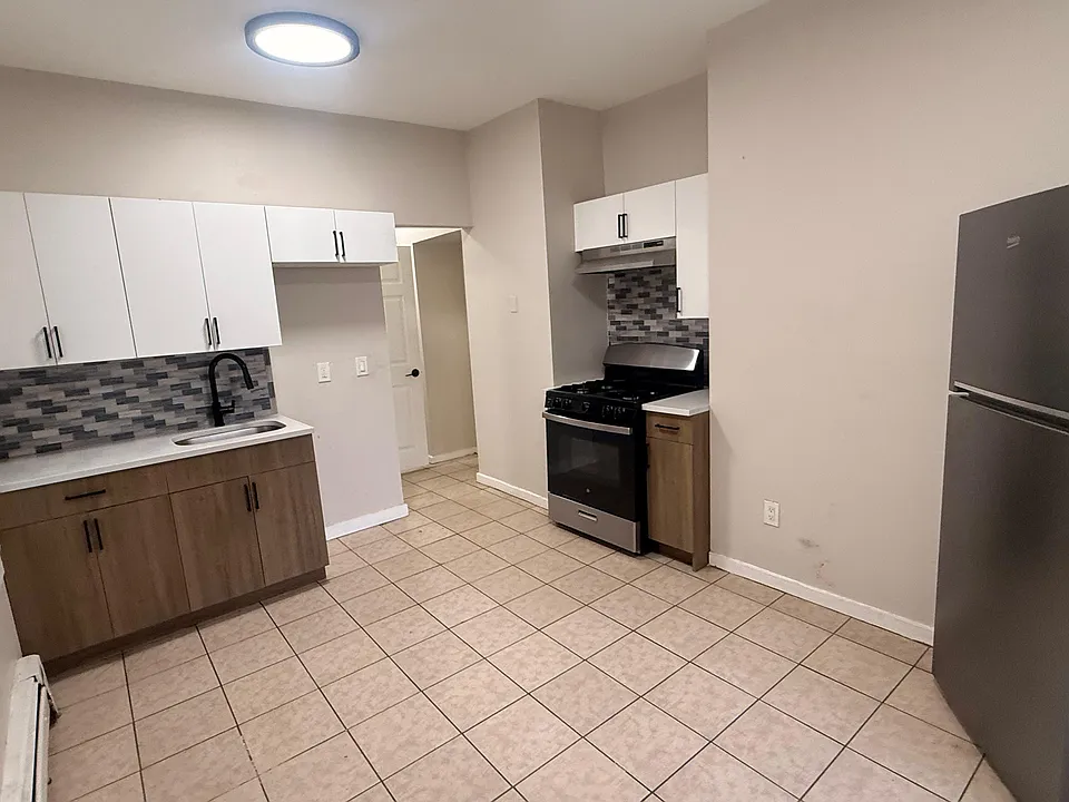 135 Wilkinson Ave #29E