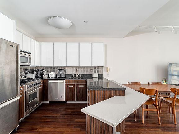5th image of 130 W 19th St APT 8B