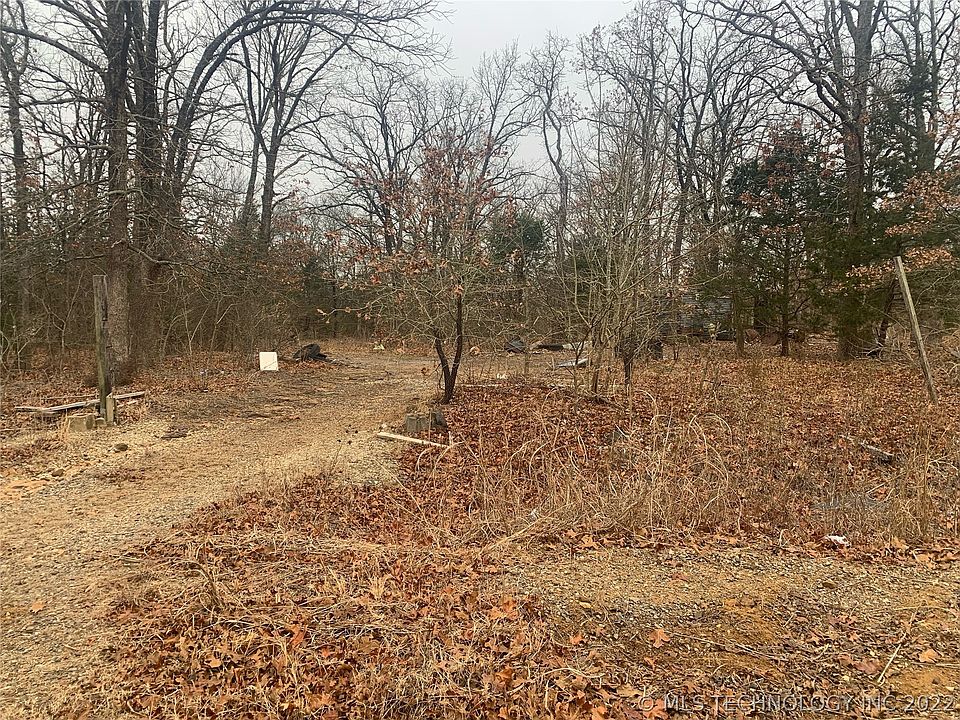 2nd image of 1022 E Beth Mitchell Ln