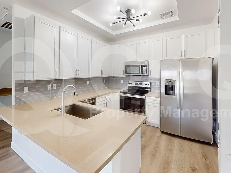 9160 N 67th Ave #212 — Photo 3