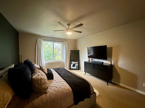 3rd image of 19698 Aspen Meadows Dr