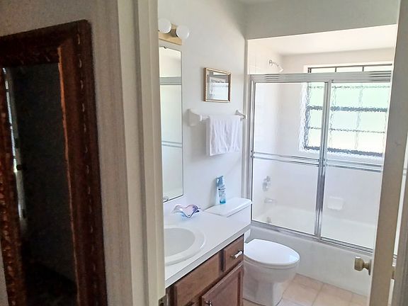 5th image of 805 Velma Ct