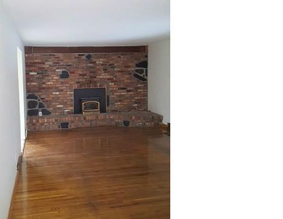 5th image of 71 Jasper Dr