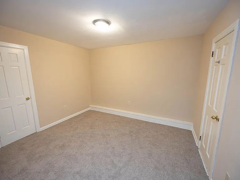 2043 Hazel Hedge Ln — Photo 18