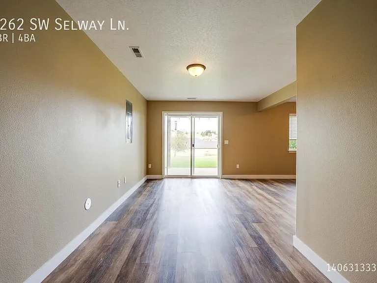 1262 SW Selway Ln — Photo 15