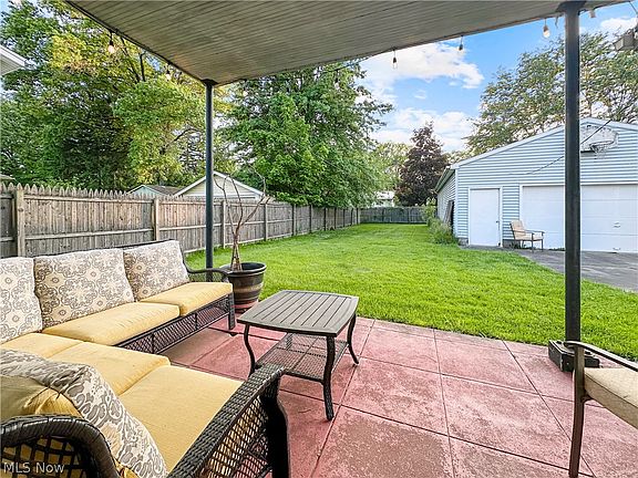 3rd image of 344 Oak Knoll Ave SE