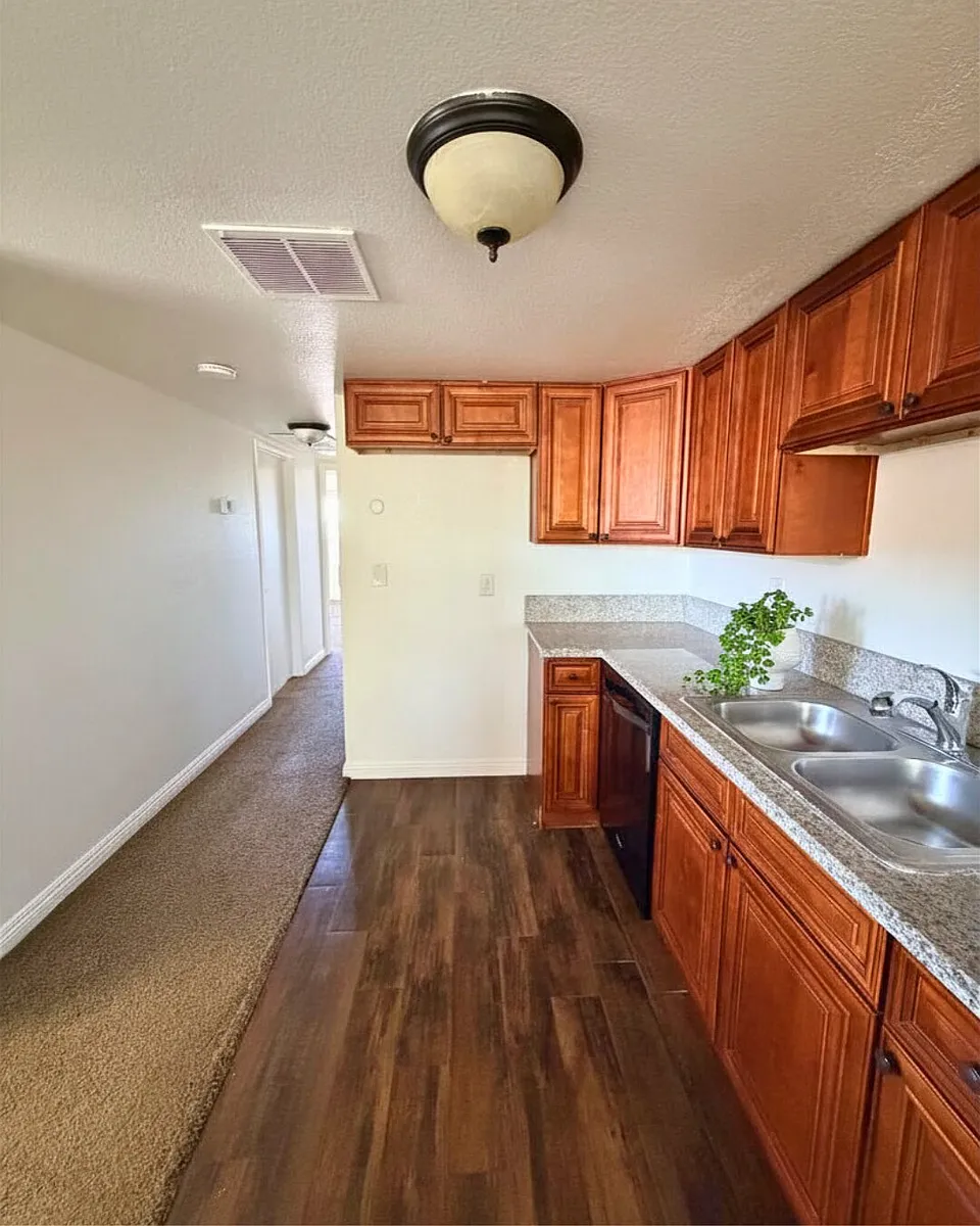 Building Photo - 8026 Juniper Ave #A
