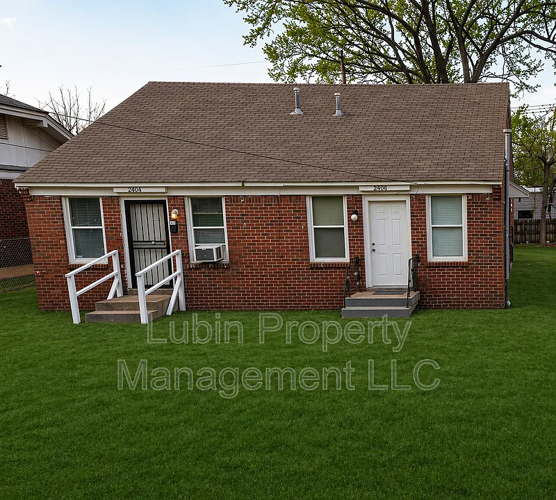 2406 Forest Ave