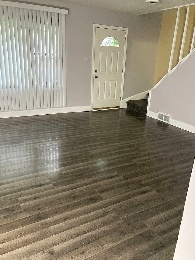 3 bed, 1075 sqft, $1,700 — Photo 2